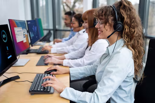 pessoas-que-trabalham-no-call-center